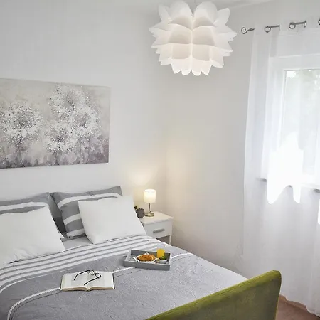 With A Parking Space Smrika, Kraljevica - 15700 * שמריקה