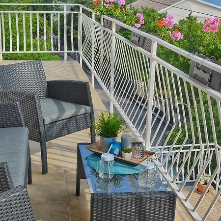 With A Parking Space Smrika, Kraljevica - 15700 *